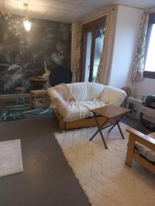 Studio avec balcon et parking