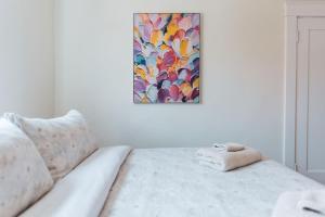 Quaint Updated 2 bedroom 1 bathroom Cottage Near Larchmont Village