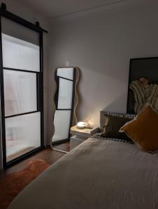 Modern City Studio in Potts Point - Walk to Cafes & Bars