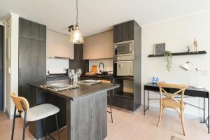 Depto de lujo, ubicación privilegiada con estacionamiento