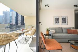 Depto de lujo, ubicación privilegiada con estacionamiento