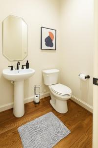 Shop, Soak &Sleep Galleria 3BR Retreat Private Jacuzzi