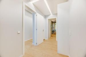 Exclusive Riverside Haven in Lisbon Top-Location