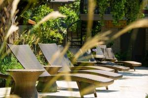 Saltwater Pool 2BR Near Galleria Walkable, Stylish & Central Marquee Uptown