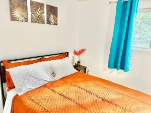 Stylish & Cozy Townhome Getaway in Lynnwood!