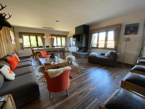 Duplex élégant au cœur de Crest-Voland avec parking et grande terrasse - FR-1-733-176