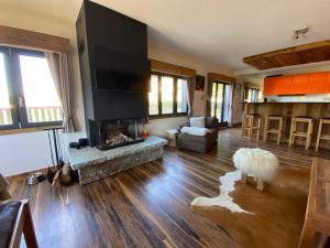 Duplex élégant au cœur de Crest-Voland avec parking et grande terrasse - FR-1-733-176