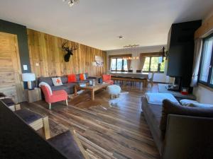 Duplex élégant au cœur de Crest-Voland avec parking et grande terrasse - FR-1-733-176