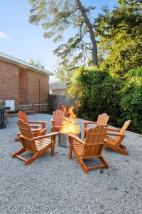 Orange Pit - 3BD 2BA Luxury Retreat - West Cola