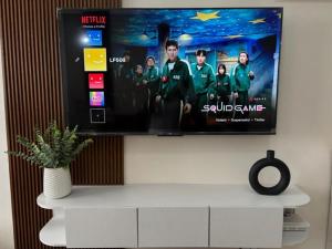 Dainty Den LF508 - Comfy & Chic Home beside Enchanted Kingdom