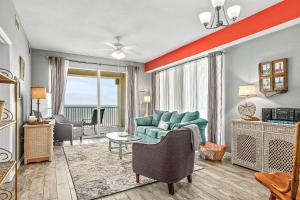 Beachside Penthouse with Ocean Views