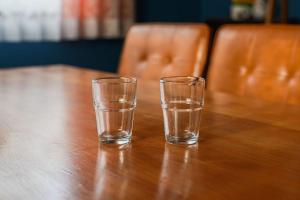 4K Cinema Duplex, 8 Guests, 4 min