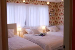 Central Hongdae Red Road Stay 4 Beds, Near Mangwon & Sangsu