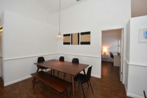 Beach Steps Away Fenced Yard Bikes & Pets OK