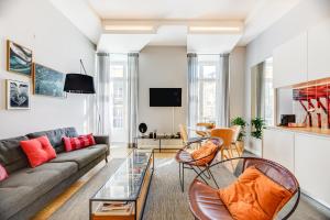 ' Exclusive Riverside Haven in Lisbon Top-Location '