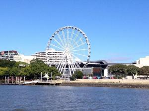 Walk to Southbank Brisbane City Art Deco House