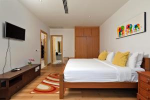 Ground-Floor Family Deluxe Pool Access C1-U20