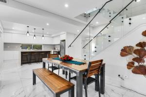 Spacious Lidcombe Lux mins to Sydney Olympic Park