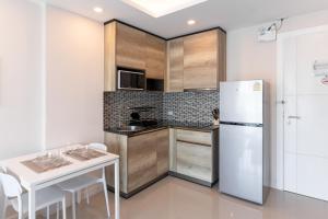 Poolside Rawai Condo Sky Garden Sea View 202