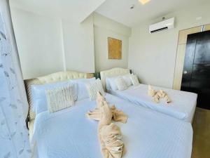 Heart of Mactan Newtown big space with free wifi and pool access