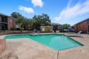 Apt College Station TX mins major Hospitals and A&M U