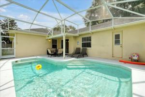 Family Home close to Disney, w Pool & Pet Friendly