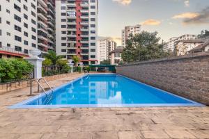 Fabulous Crestpark Penthouse