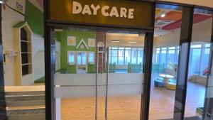 BGC Hotel Vibe with City View at Uptown Parksuites near St Lukes, Grand Hyatt Hotel, Uptown Mall, and Mitsukoshi Mall