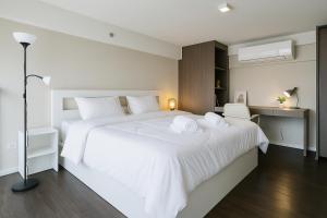 Luxury Loft with Stunning 25th Floor View