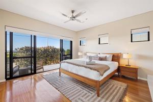 Tides Edge - Stunning Pool House by the Beach