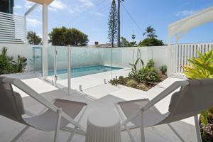 The Tropic - Dicky Beach Escape