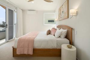 The Tropic - Dicky Beach Escape