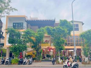 2B- Riverside- Cozy Rainy Season