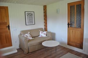 Orsastuguthyrning-Höglunda