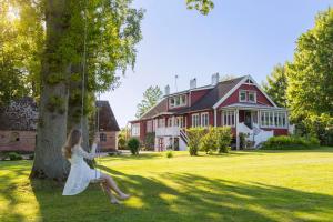 Коттедж Åkagårdens Lodge Бостад Швеция