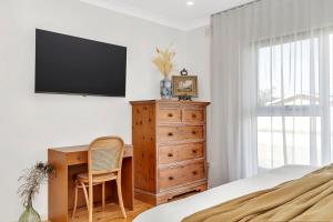 Daisys Beachside Cottage-Picnic Garden & Games