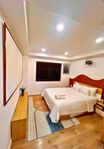 LYLAC Home Saigon NTMK - City Center Spacious Modern Townhouse Roof Terrace