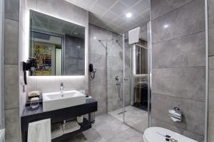 Executive King Suite room in The Menord Hotel