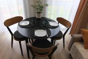 Warmzy Home - Modern Flat with Free Parking