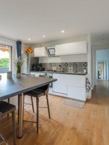 Grand 2 pieces et belle terrasse ensoleillee