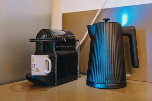 Modern 2BR Apt Glyfada Center and Private Veranda