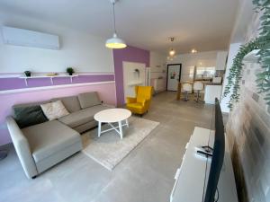 Garden View Two Bedroom Apartment in Caesar Resort & SPA, Long Beach - 3hvězdičkové hotely ve městě Perivolia tou Trikomou