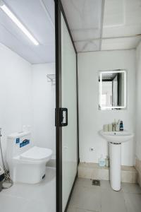 New house 4 bed 5 bath Old Quarter Center Near Market