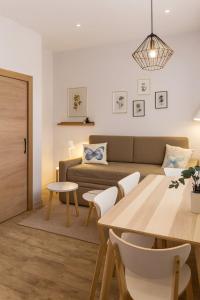 TRIA NOMINA Apartamentos Turísticos