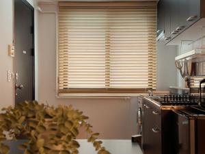 블랙앤우드 하우스, 합정역 도보 5분, 홍대 1정거장, 망원한강공원 Modern Cozy Seoul Loft, Hapjeong station 5 mins walk, Hongdae just 1 stop