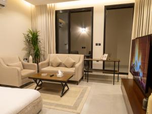أستديو أنيق 9 بجلسة خارجية تسجيل ذاتي قريب من المطار والوجهات الترفيهية Elegant Studio 9 with Outdoor Seating Self Check in Near Airport and Attractions