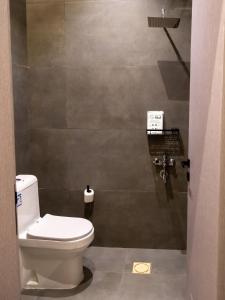 أستديو أنيق 9 بجلسة خارجية تسجيل ذاتي قريب من المطار والوجهات الترفيهية Elegant Studio 9 with Outdoor Seating Self Check in Near Airport and Attractions