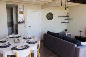 Modern renovated duplex with unique and calming view T33