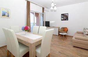 Vista Apartments