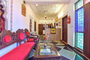 FabExpress Achrol Palace